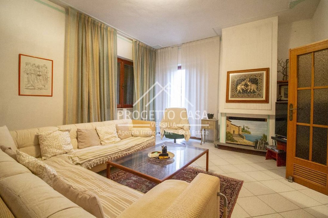 House in Viareggio, Tuscany, Italy 2 - 12744753