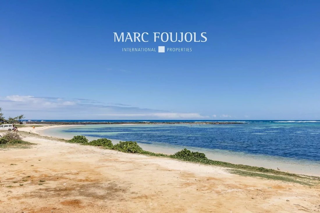 Oceanfront Penthouse In Poste Lafayette, Rivière Du Rempart District