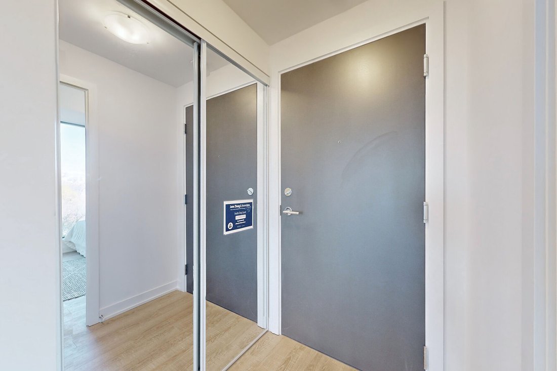 Condo in Toronto, Ontario, Canada 5 - 13828766