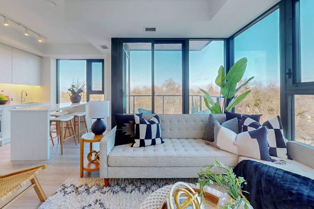 Condo in Toronto, Ontario, Canada 1 - 13828766