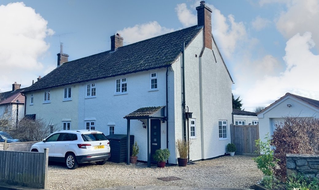 Situated Amongst Greenery And In Hatch Beauchamp, England, United ...