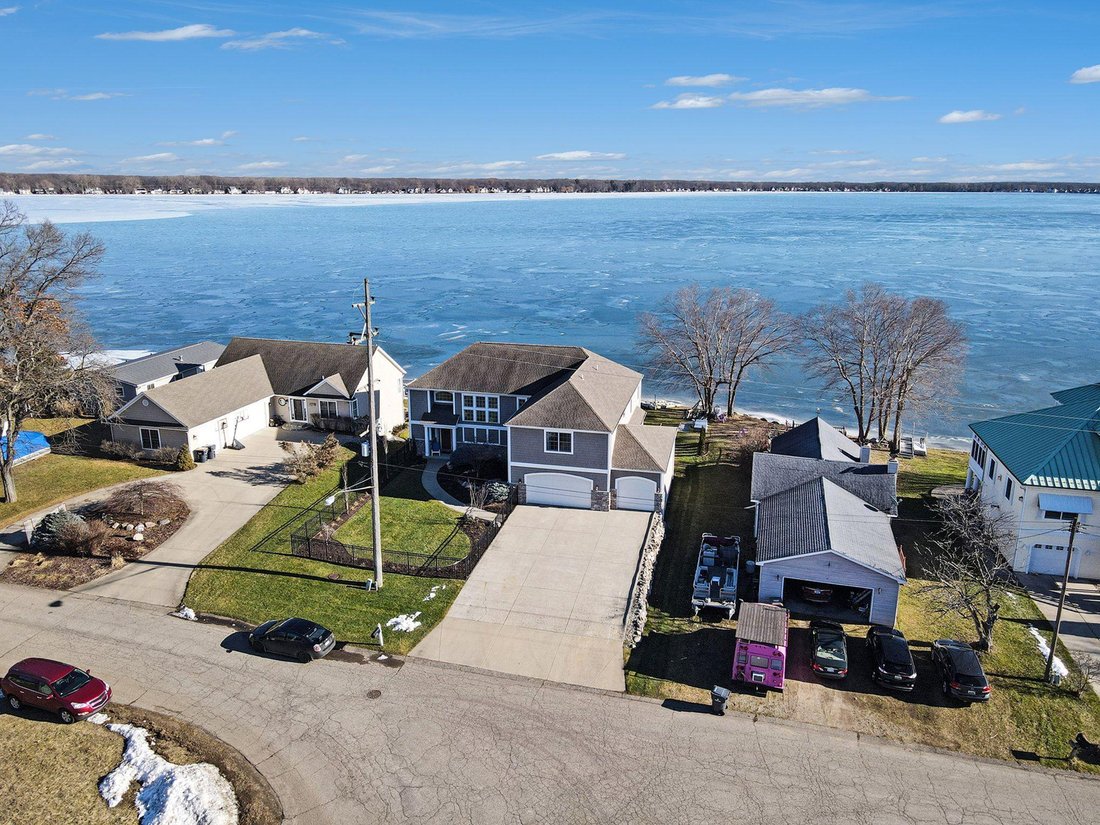 Move In Ready Stunning Lakefront Home In Portage, Michigan, United