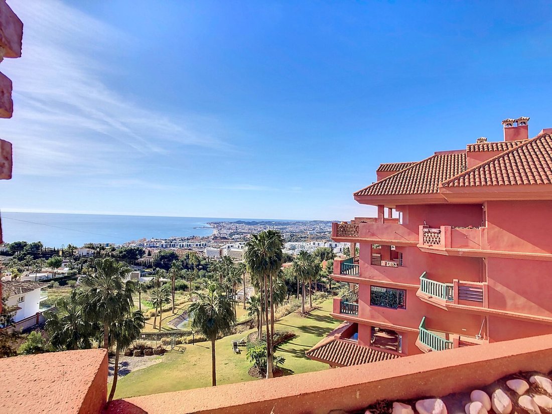 Penthouse in Benalmadena, Andalusia, Spain 1 - 13828354