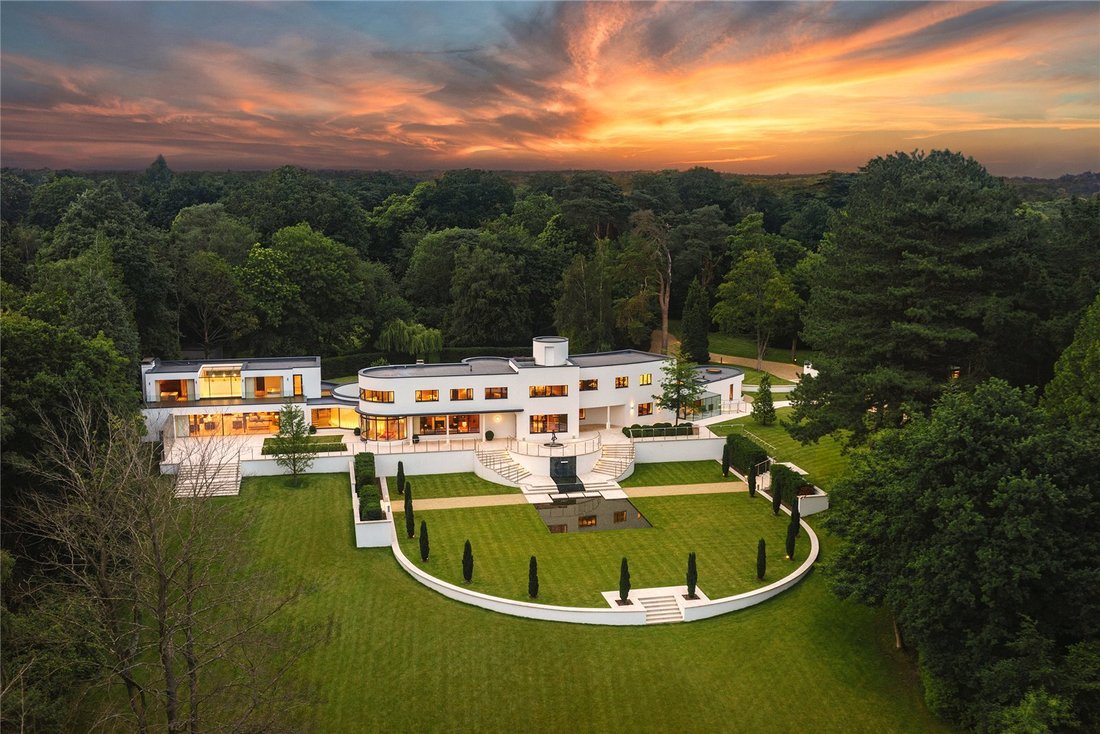 House in Virginia Water, England 1 - 13828919