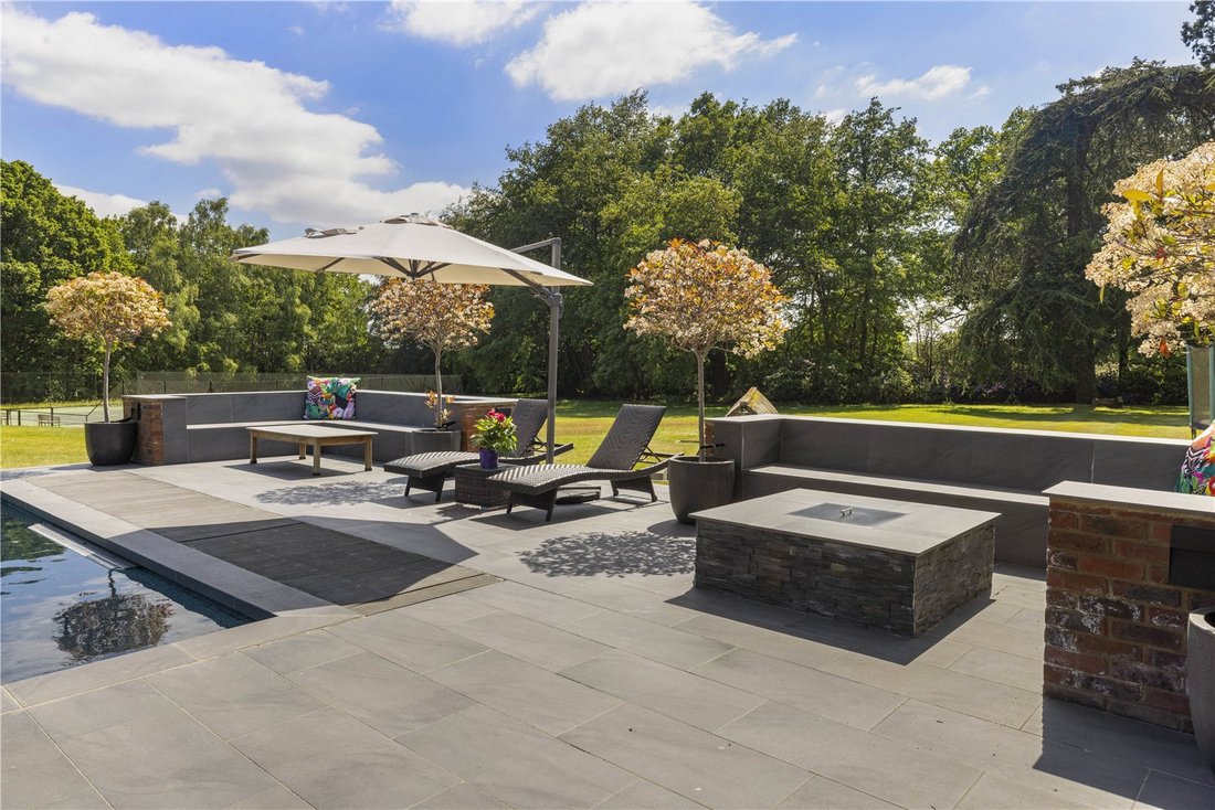 Chobham Road, Ottershaw, Chertsey, Surrey In Ottershaw, England, United