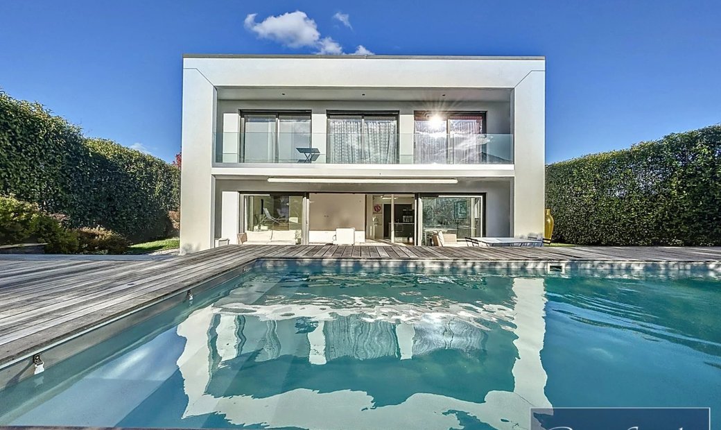 Hermance House In Hermance, France For Sale (13830140)