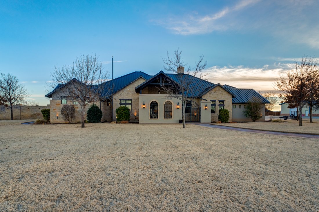 Exquisite Mediterranean Style Villa In In Shallowater, Texas, United