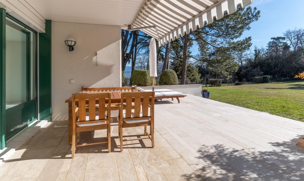 Dans Une Résidence Privative Et Pieds Dans In Versoix, Genève, Switzerland For Sale (13829722)