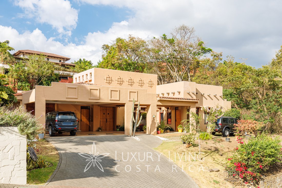 House in San Rafael, San José Province, Costa Rica 1 - 13830454