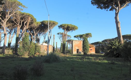 Estate in Marina di Castagneto Carducci, Tuscany, Italy 1