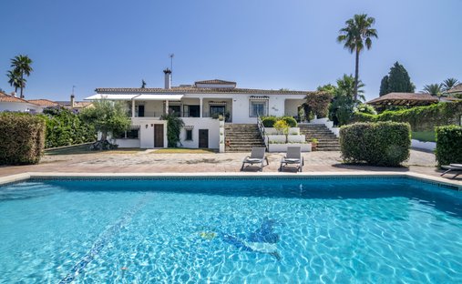 Villa in San Pedro de Alcantara, Andalusia, Spain 1