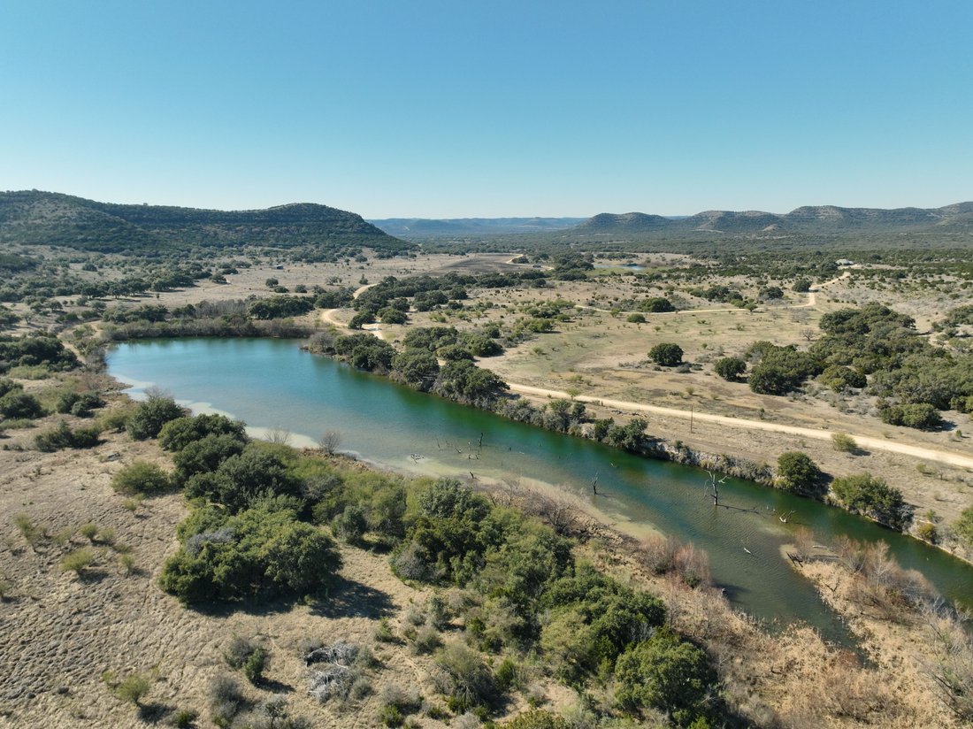 4,000+/ Acres Lake Creek Ranch, Montell, Tx In Uvalde, Texas, United