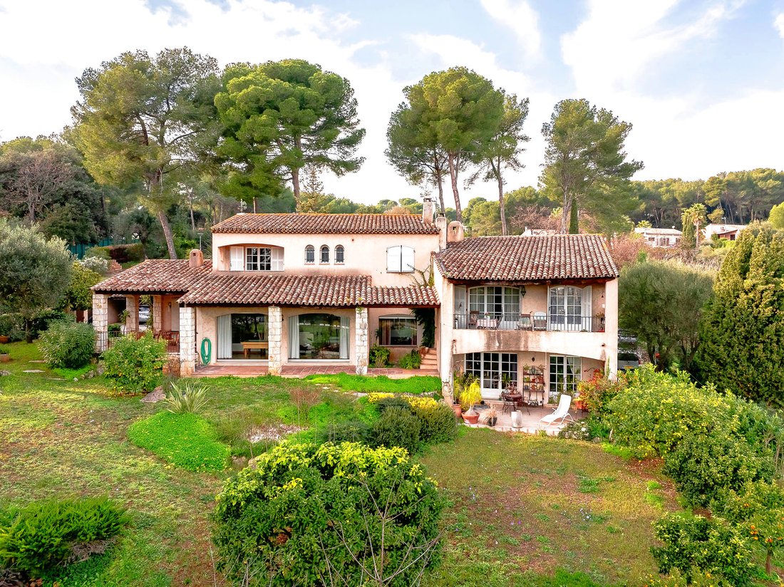 Casa De 11 Habitaciones De 350 En Antibes, Provenza Alpes Costa Azul