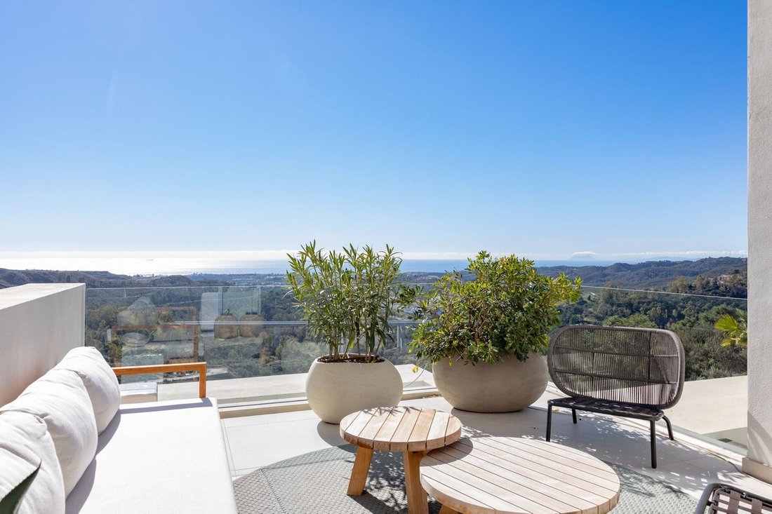 Penthouse in Benahavis, Andalusia, Spain 2 - 13835417