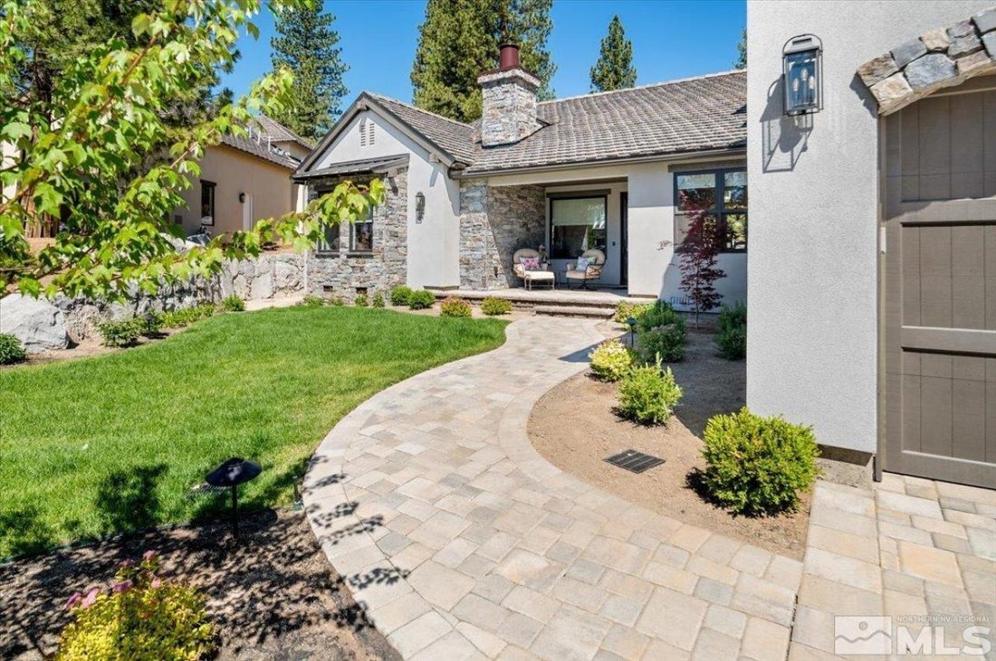 Immaculate Mountain Modern Home In Montreux In Reno, Nevada, United
