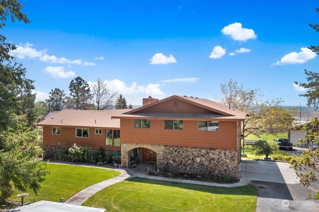 Stunning Painted Hills Home In Ephrata, Washington, United States For