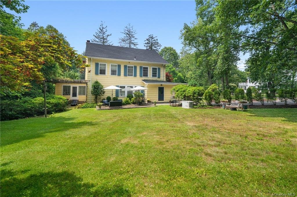 Charming Vintage Pre War Storybook In Chappaqua, New York, United