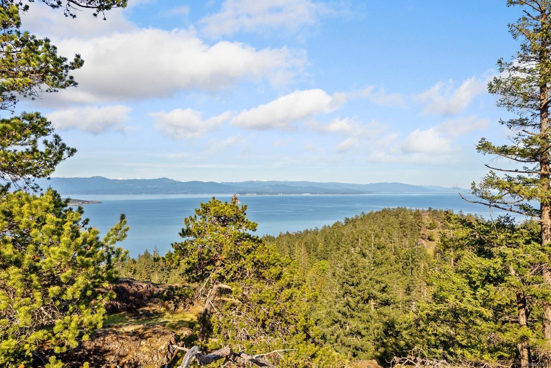 Zoned For 5 Homes And 5 Guest In Lasqueti Island, British Columbia