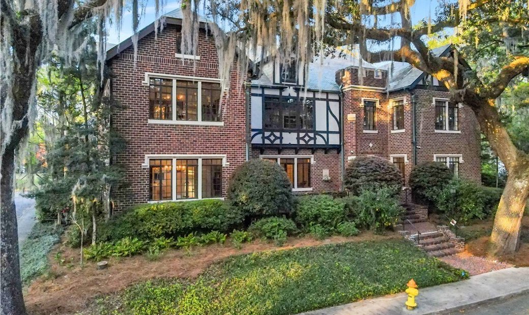 Iconic Ardsley Park Estate In Savannah, United States For Sale