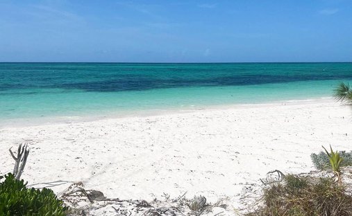 Land in Turks and Caicos Islands 1