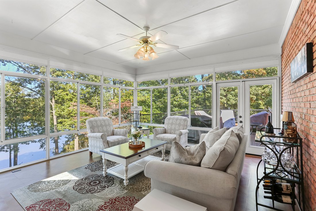 Waterfront Home On 1.3+/ Private Acres In Locust Grove, United