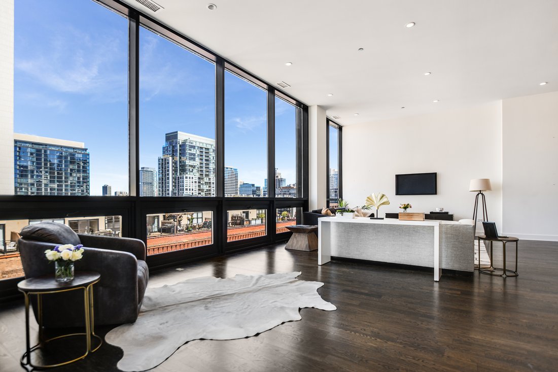 Brand New Penthouse With Huge Private In Chicago, Illinois, United ... - Chicago Il Penthouse Condominiums