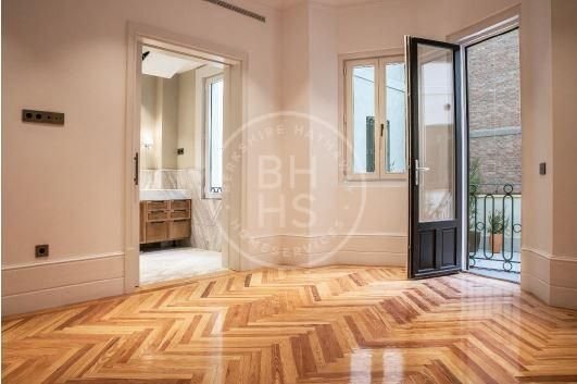 Penthouse Bairro Alto: light + space + terrace - Apartments for Rent in ...