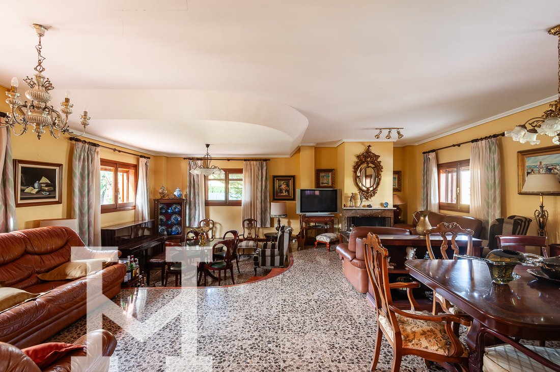 Chalet in Chiva, Valencian Community, Spain 2 - 13852628