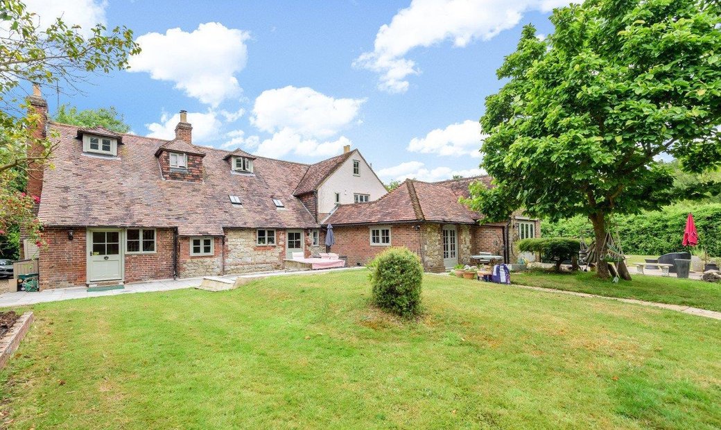 5 Bedroom Detached House For Sale In In Teston, England, United Kingdom