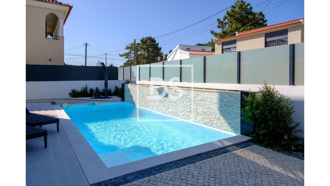 Villa in Aroeira, Charneca de Caparica e Sobreda, Portugal 2 - 13824879