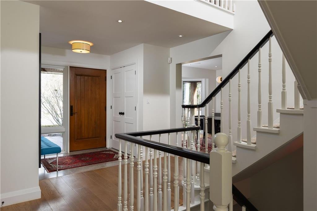 To 122 Watson Ave An Updated Family Home In Oakville, Ontario, Canada For Sale (13855724)