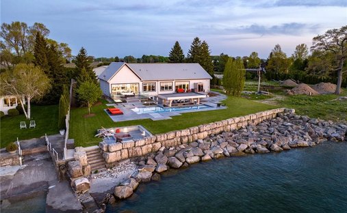 Luxury waterfront homes for sale in Niagara-on-the-Lake, Ontario, Canada