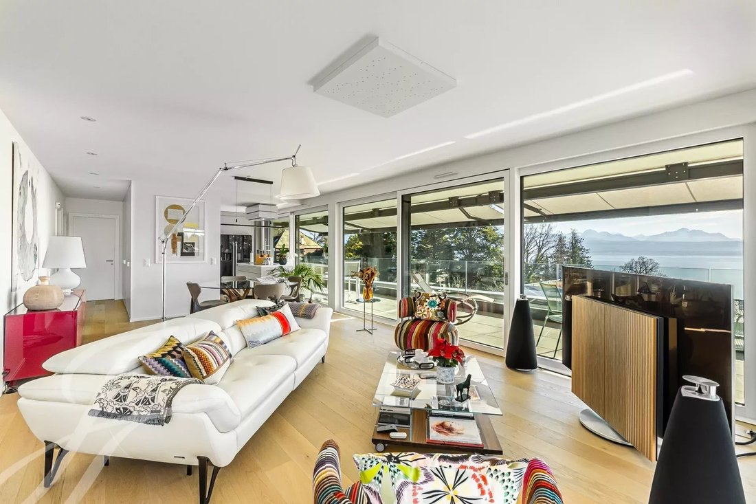 Exceptional Penthouse With Panoramic Lake View In Pully, Vaud