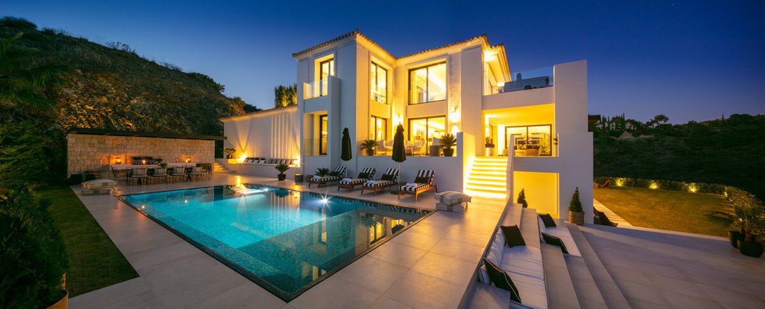Villa in Benahavis, Andalusia, Spain 1 - 13855590