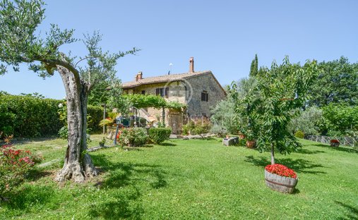 Finca en Gualdo Cattaneo, Umbría, Italia 1