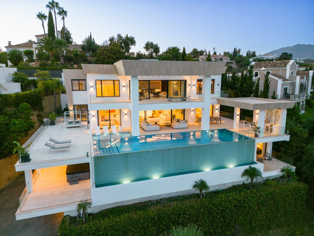 Villa in Marbella, Andalusia, Spain 1 - 13855580