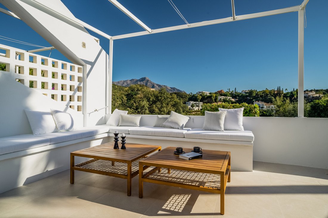 Apartment in La Quinta, Benahavis, Andalusia 2 - 13855558
