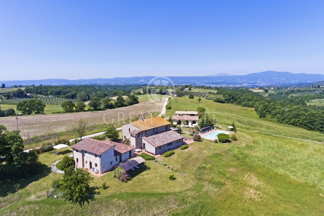 Estate in Montegabbione, Umbria, Italy 1 - 10673849