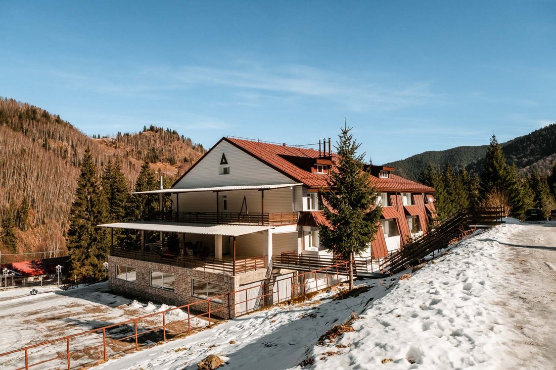 The Alpina Resort At The Foot Of The In Râu De Mori, Hunedoara County ...