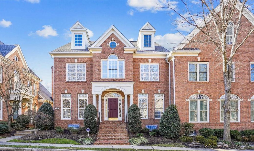 Rare Luxury Townhome In The Farrcroft In Fairfax, Virginia, United