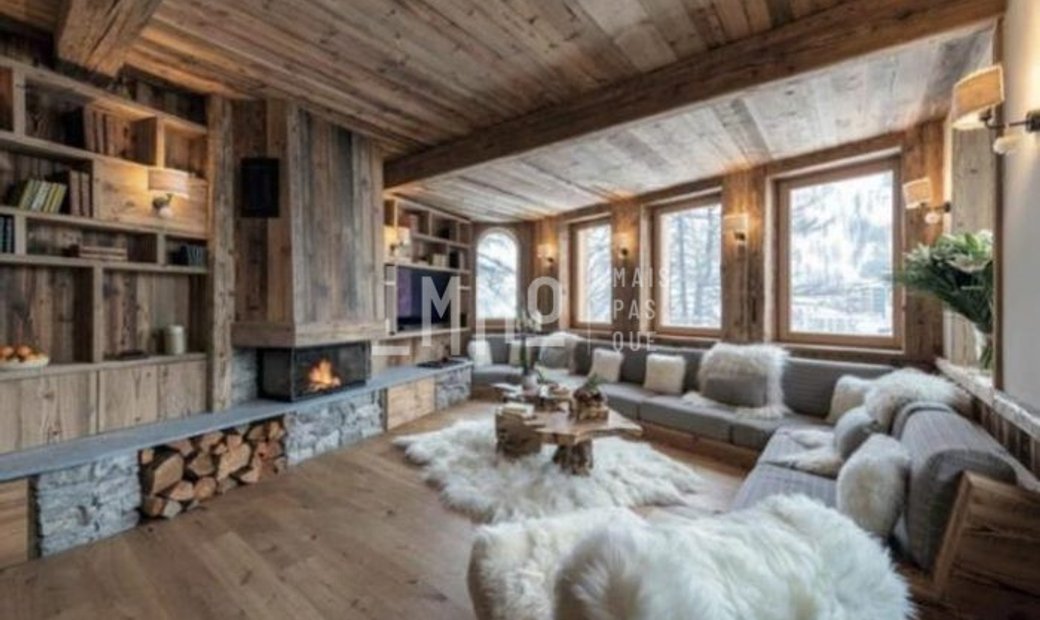 Tignes Apartment In Tignes, Auvergne Rhône Alpes, France For Sale