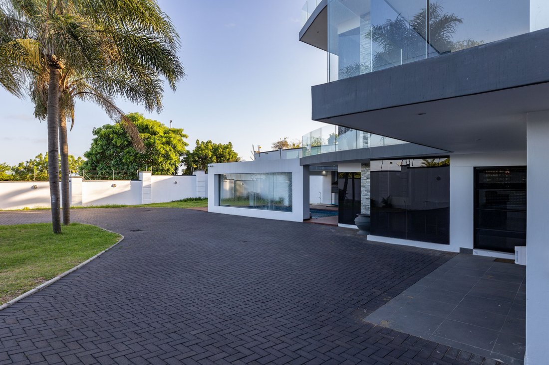 House in Umhlanga Ridge, KwaZulu-Natal, South Africa 4 - 13860761