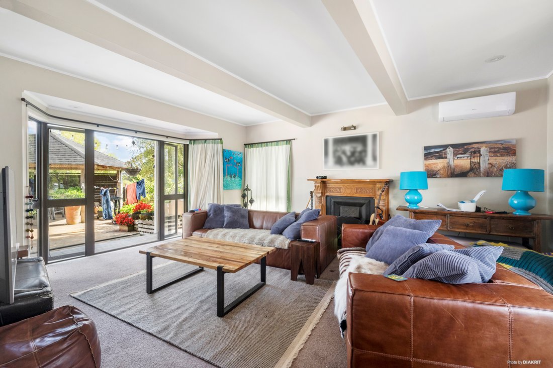 Two Country Style Homes On Five Acres In Dairy Flat, Auckland, New