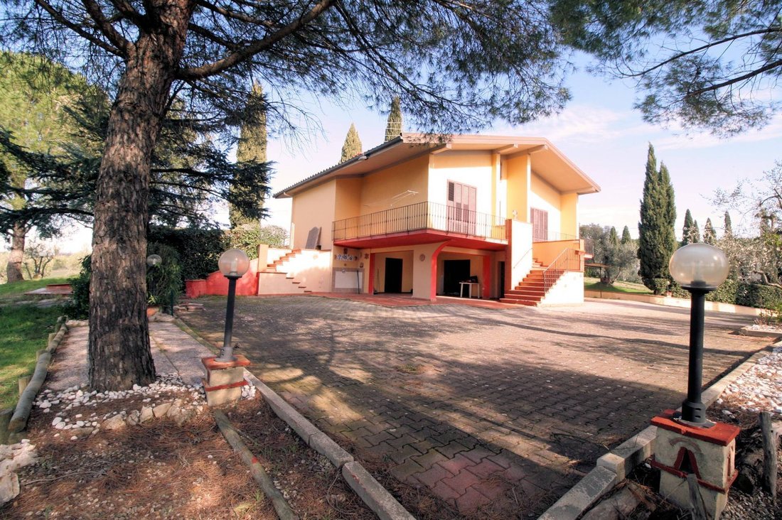 Villa in Center, Montespertoli, Tuscany 2 - 13862465