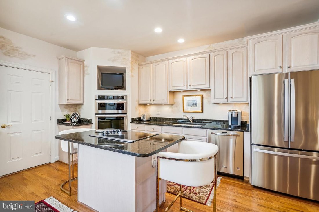 Rare Luxury Townhome In The Farrcroft In Fairfax, Virginia, United