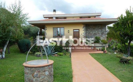 Villa in San Giustino Valdarno, Tuscany, Italy 1