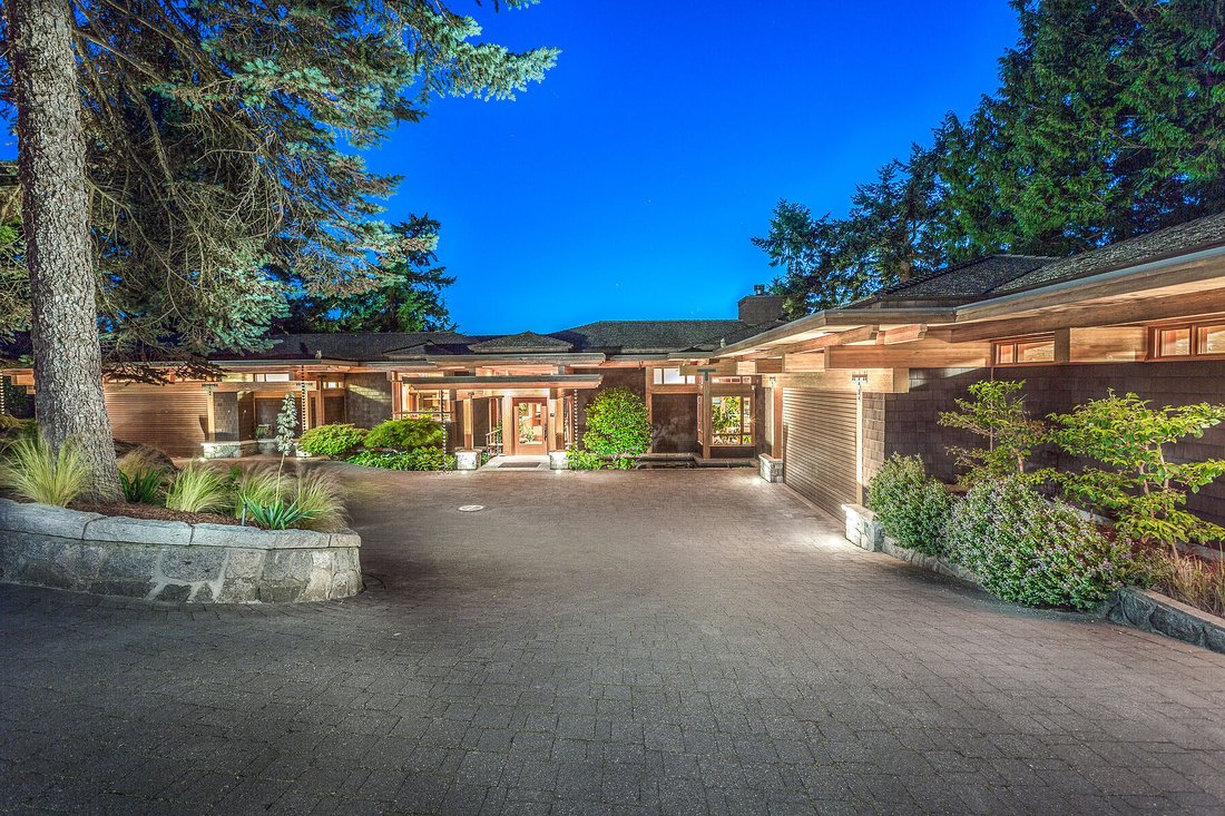 West Vancouver, British Columbia, Canada 1 - 13864264