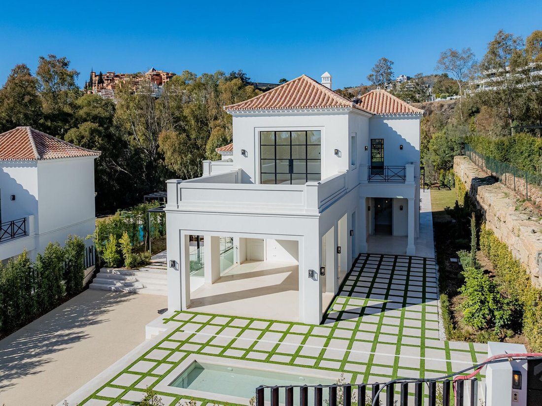 Villa in Nueva Andalucia, Marbella, Spain 2 - 13860872