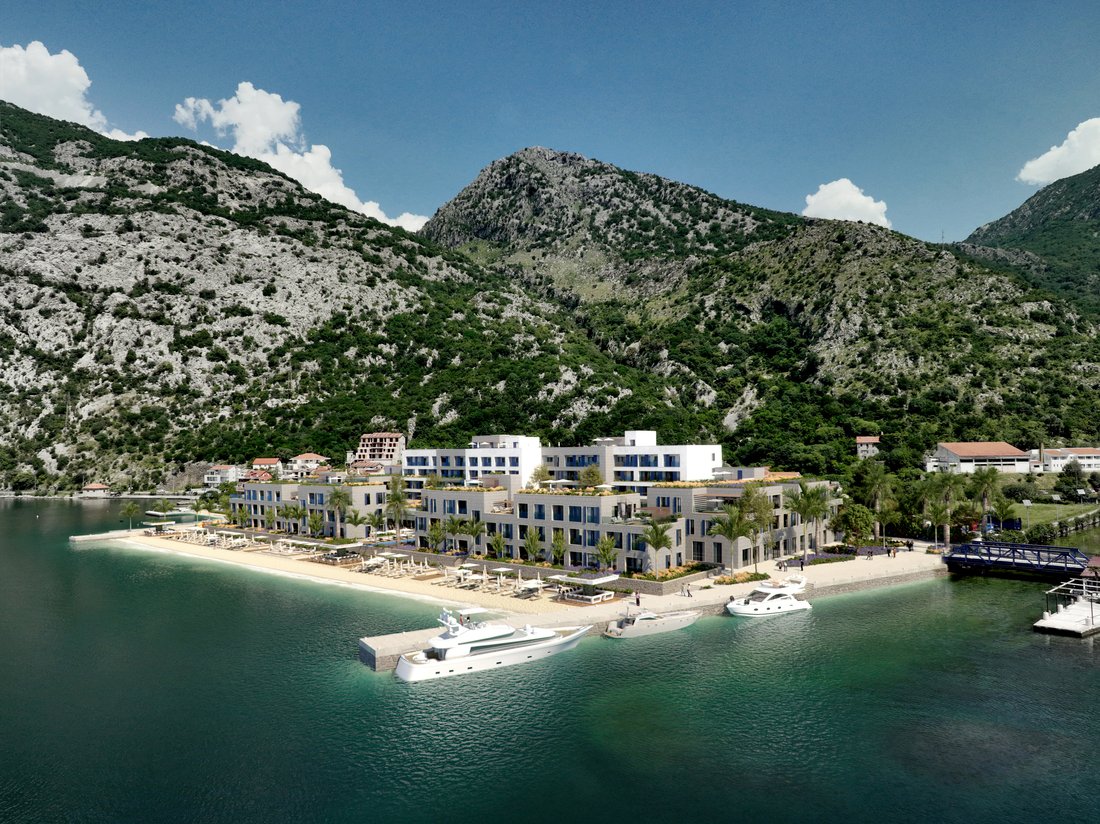 Apartment in Risan, Kotor Municipality, Montenegro 1 - 13864402