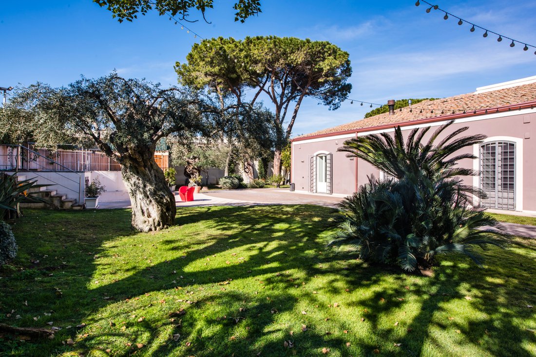Villa in Villa Bellini-Ospedale Garibaldi, Catania, Italy 1 - 13864532